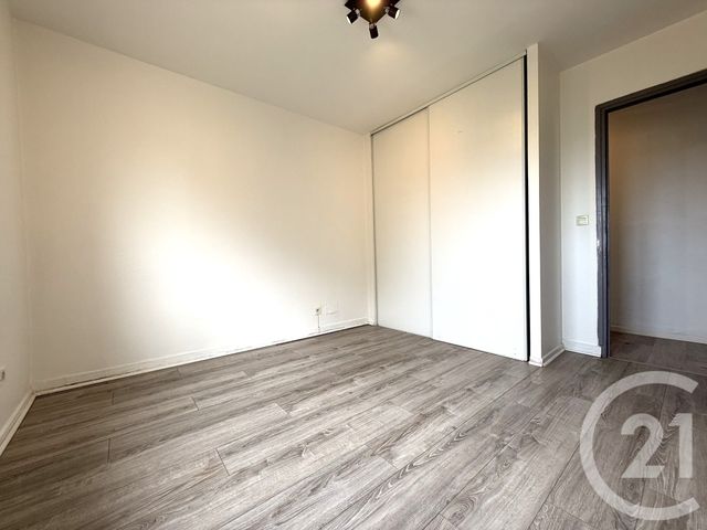 Appartement T3 à louer - 3 pièces - 49.0 m2 - FOS SUR MER - 13 - PROVENCE-ALPES-COTE-D-AZUR - Century 21 Cabinet Corvaja