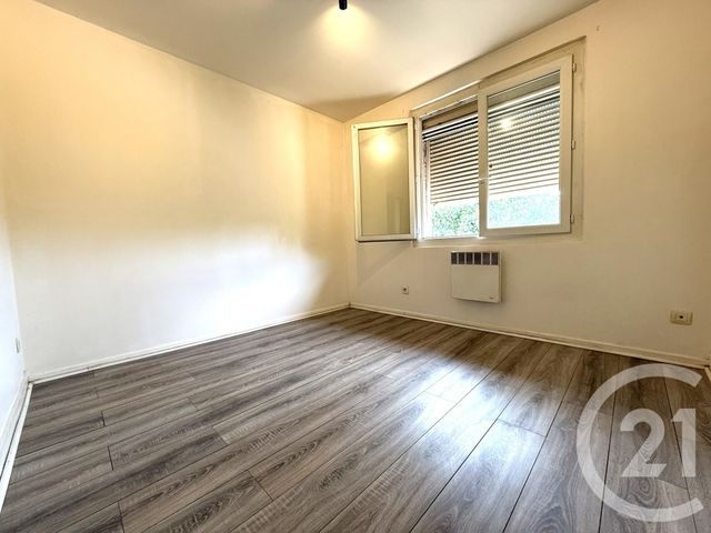 Appartement T3 à louer - 3 pièces - 49.0 m2 - FOS SUR MER - 13 - PROVENCE-ALPES-COTE-D-AZUR - Century 21 Cabinet Corvaja