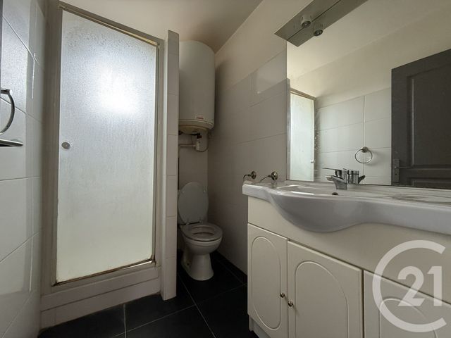 Appartement T3 à louer - 3 pièces - 49.0 m2 - FOS SUR MER - 13 - PROVENCE-ALPES-COTE-D-AZUR - Century 21 Cabinet Corvaja