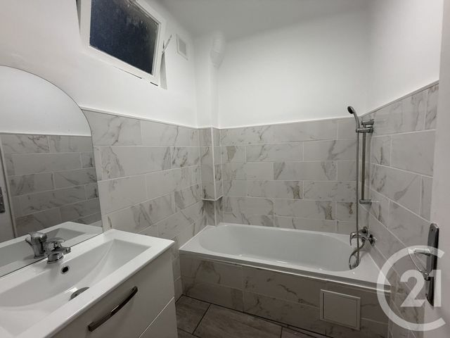 Appartement à louer - 4 pièces - 83.24 m2 - ISTRES - 13 - PROVENCE-ALPES-COTE-D-AZUR - Century 21 Cabinet Corvaja