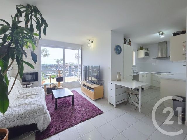 Appartement à vendre - 2 pièces - 46.0 m2 - ISTRES - 13 - PROVENCE-ALPES-COTE-D-AZUR - Century 21 Cabinet Corvaja