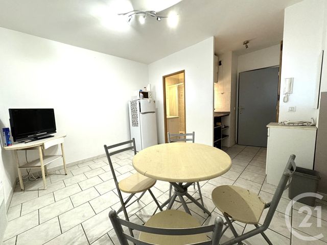 Appartement Studio à louer - 1 pièce - 17.57 m2 - PORT ST LOUIS DU RHONE - 13 - PROVENCE-ALPES-COTE-D-AZUR - Century 21 Cabinet Corvaja