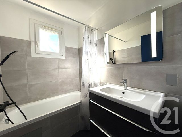 Appartement T3 à vendre - 3 pièces - 53.43 m2 - FOS SUR MER - 13 - PROVENCE-ALPES-COTE-D-AZUR - Century 21 Cabinet Corvaja
