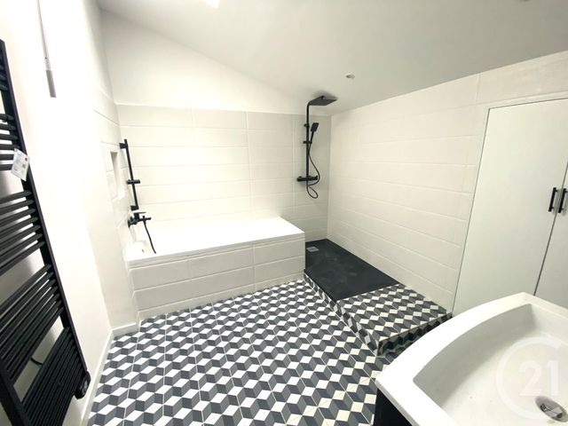 Appartement T4 à louer - 4 pièces - 98.55 m2 - ISTRES - 13 - PROVENCE-ALPES-COTE-D-AZUR - Century 21 Cabinet Corvaja