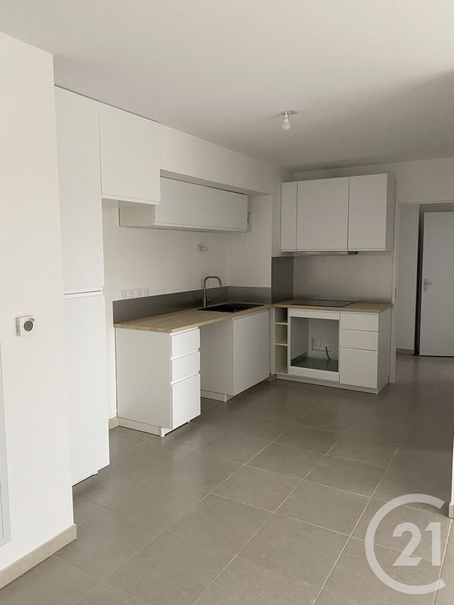 Appartement T3 à louer - 3 pièces - 56.04 m2 - ISTRES - 13 - PROVENCE-ALPES-COTE-D-AZUR - Century 21 Cabinet Corvaja